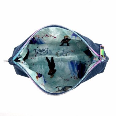 Trousse brodée La Reine des Neiges