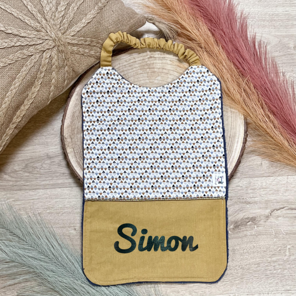 Bavoir maternelle jaune à motifs géométriques – Brodé – Image 10