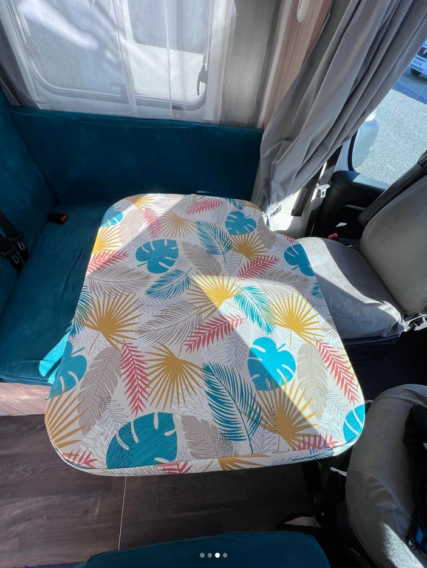 Nappe antidérapante sur mesure pour camping-car