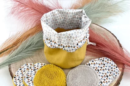 Lingettes rondes jaune et sa panière