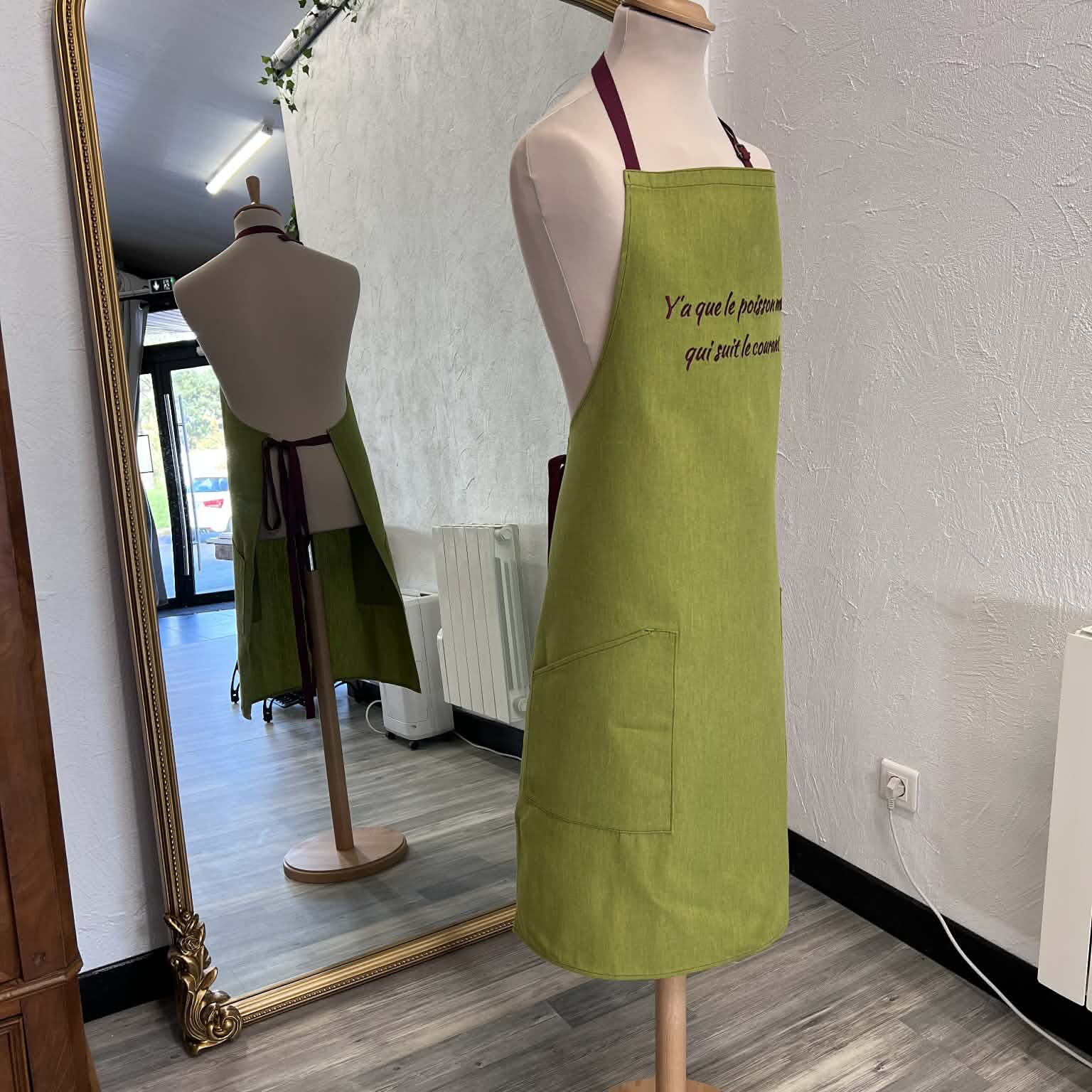 Tablier sur mesure brodé