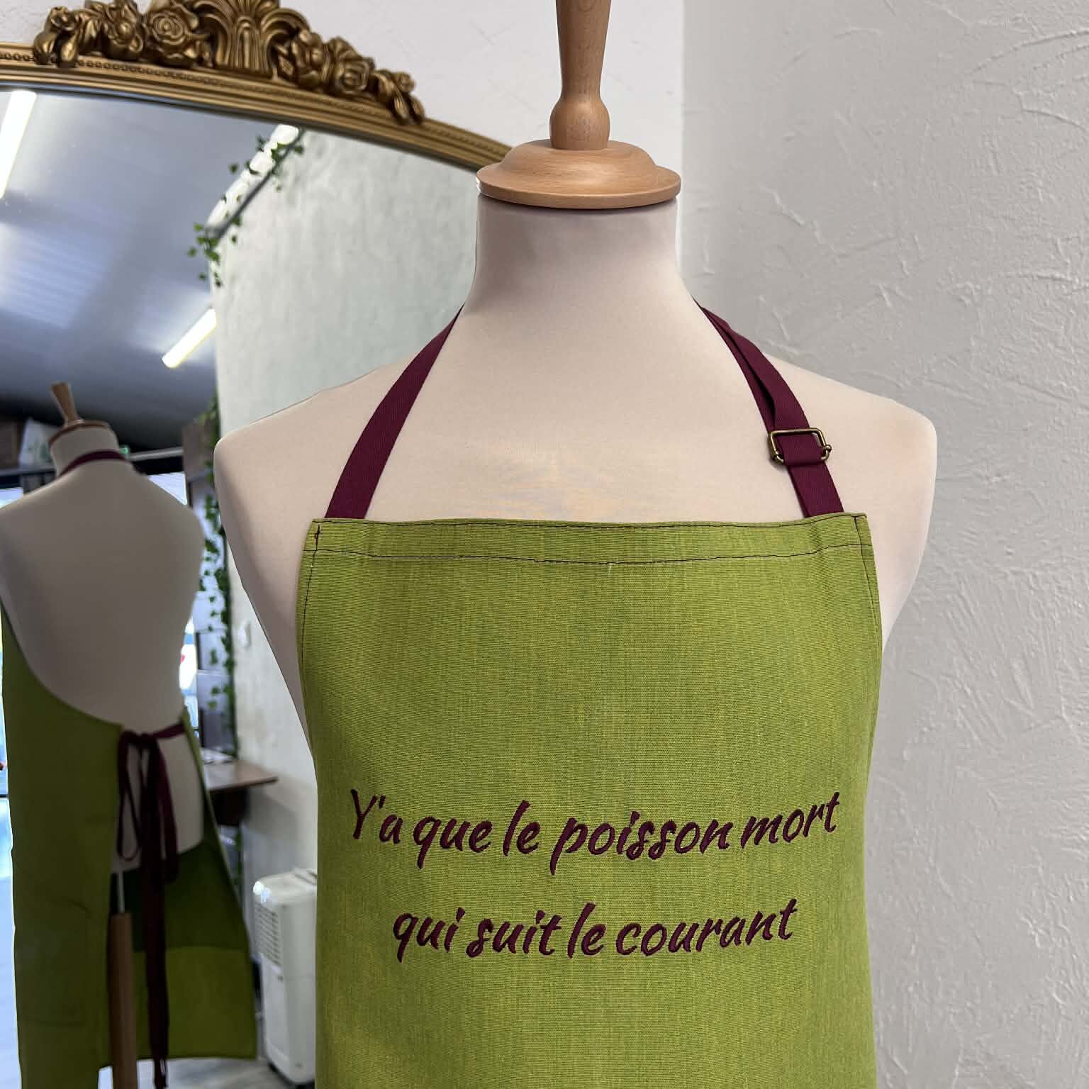 Tablier sur mesure brodé