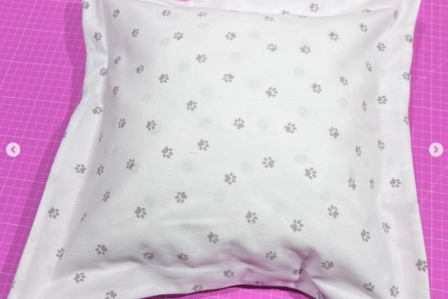 Tote Bag avec son oreiller et sa taie assortis