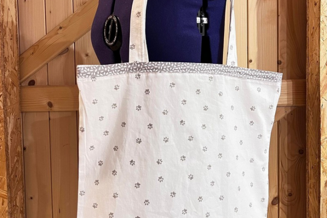 Tote Bag avec son oreiller et sa taie assortis