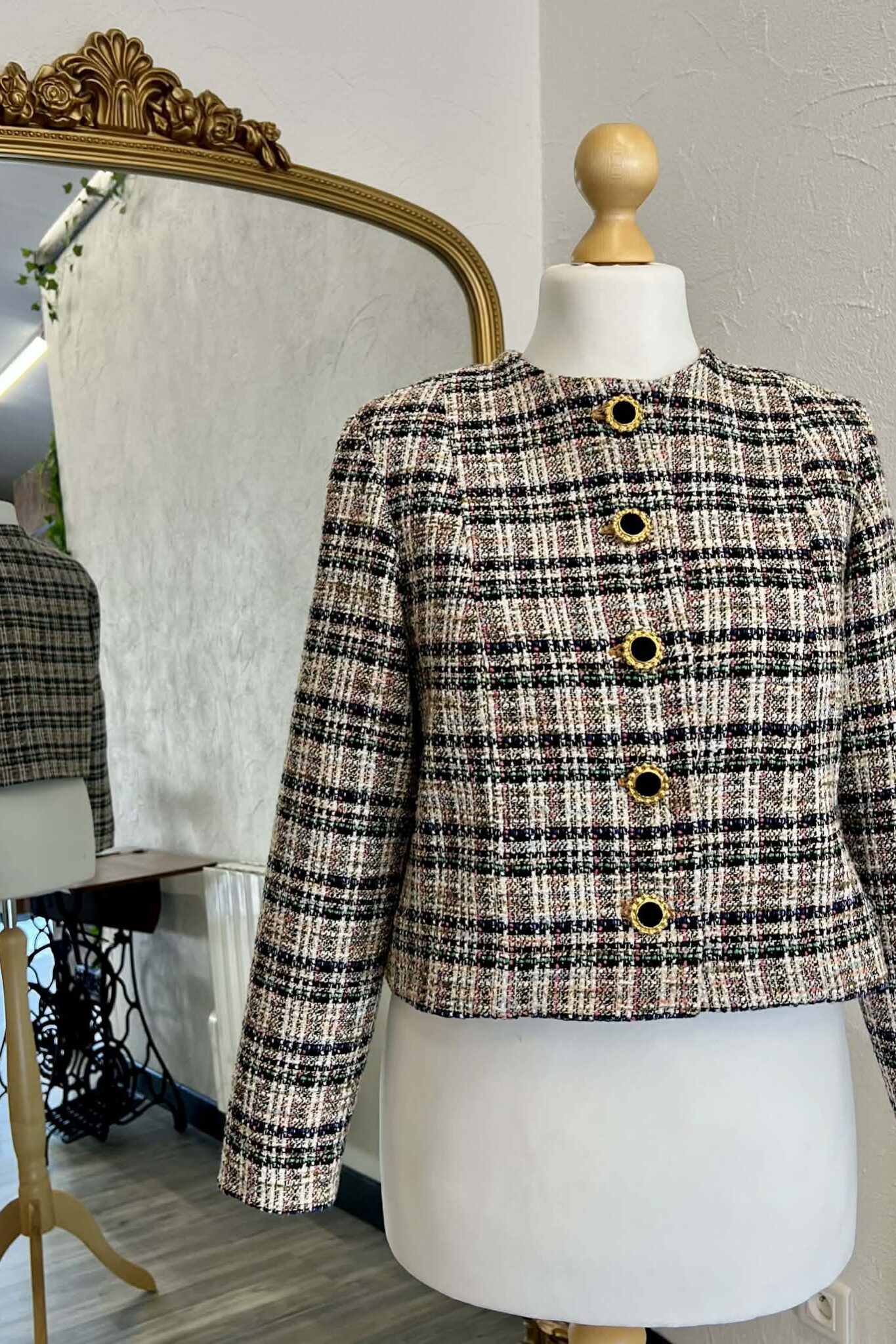 Veste Inspiration Chanel par CréatibreizhatiBreizh devant fermée 2 Veste Inspiration Chanel par Créatibreizh