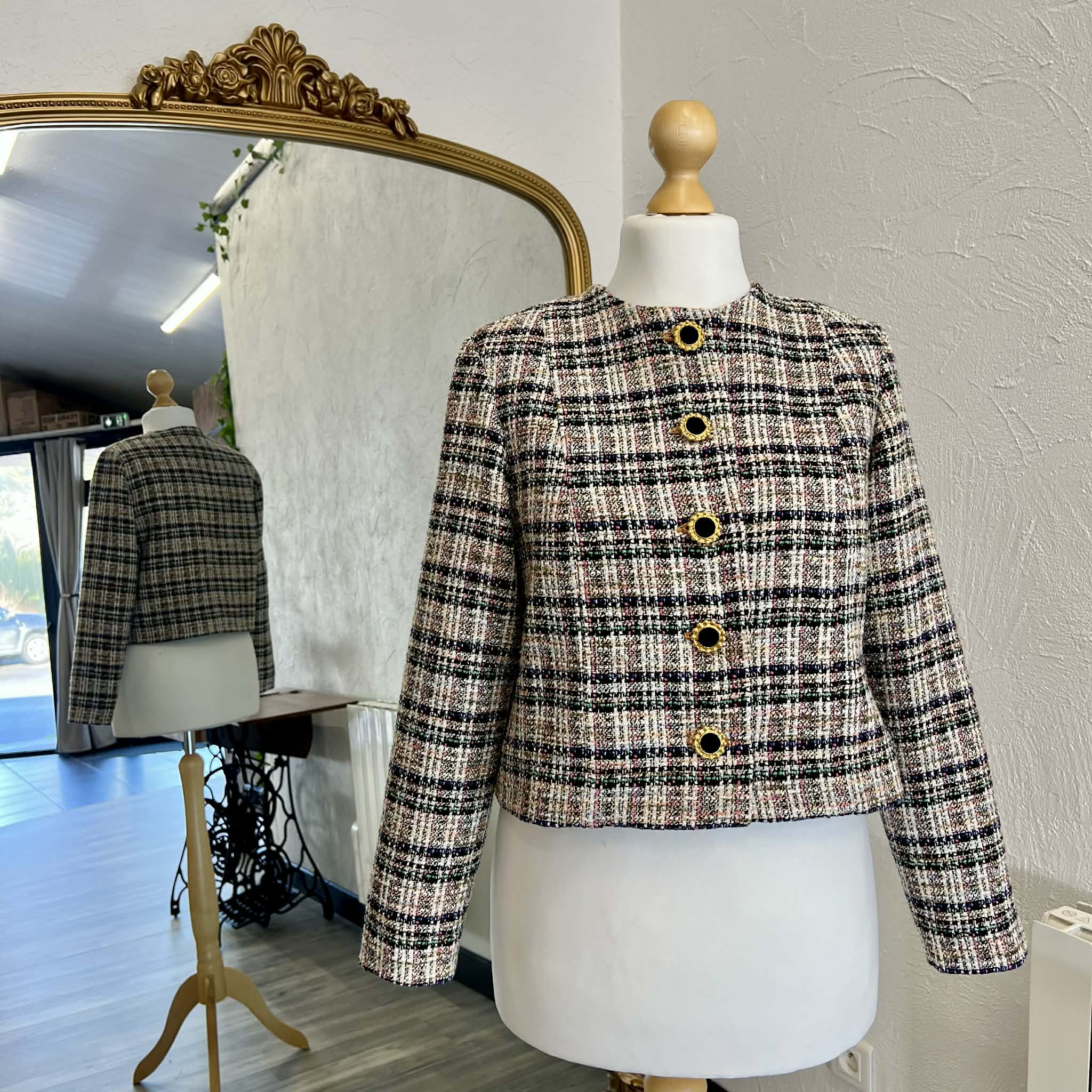 Veste Inspiration Chanel par CréatibreizhatiBreizh devant fermée 2 Veste Inspiration Chanel par Créatibreizh